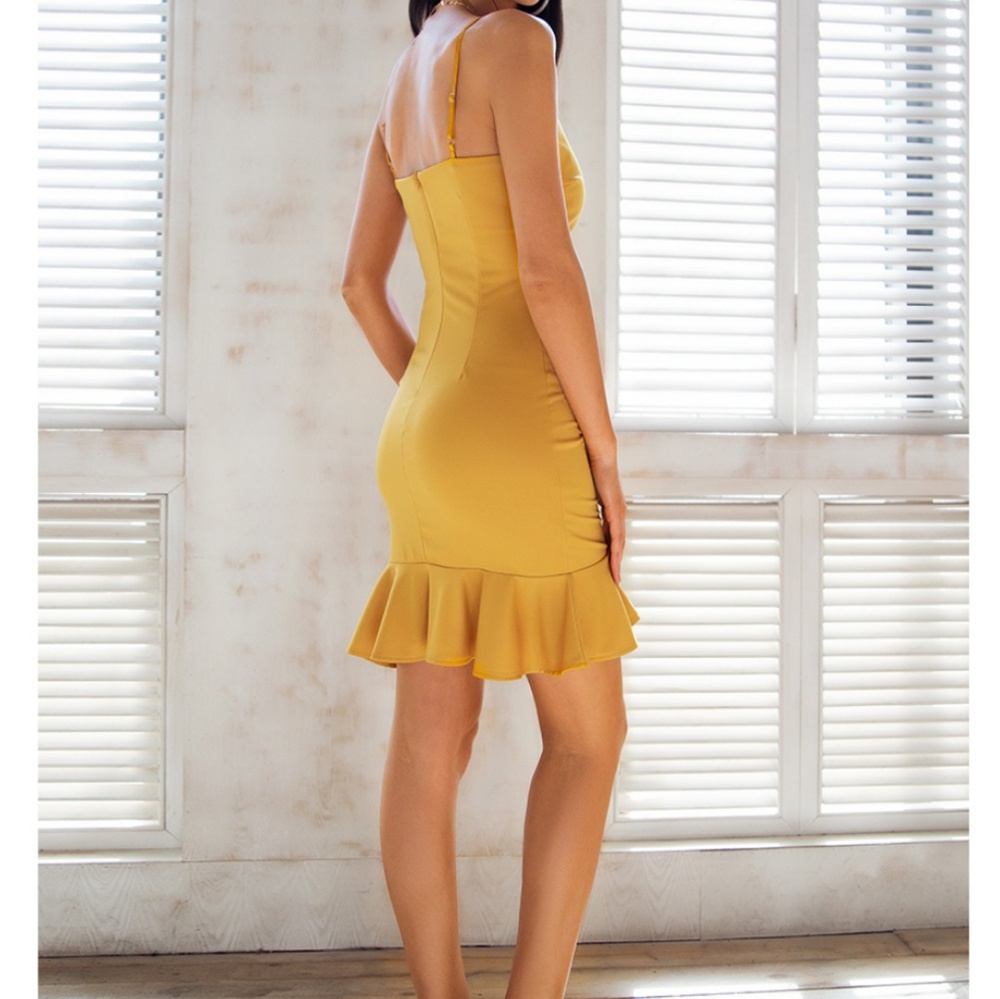 Yellow Ruffled Mermaid Dress - Picture 2 of 3